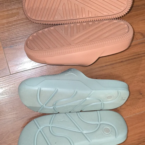 Nike Women's Slides Peach and Teal 7 - Picture 5 of 5